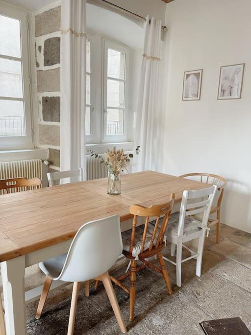 Logis Du Chandelier Le Puy-en-Velay エクステリア 写真